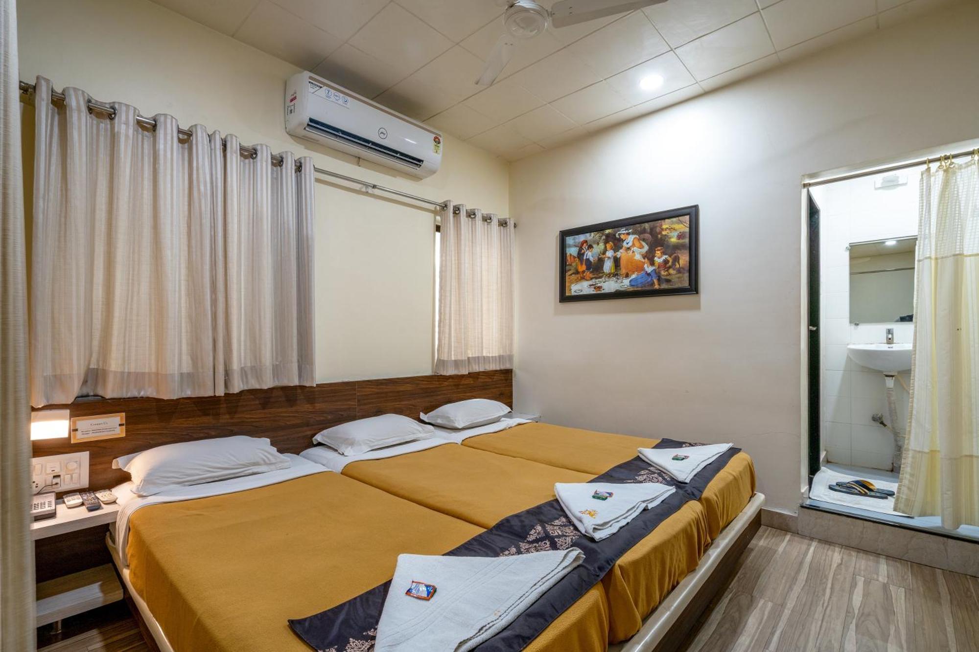 Hotel Darshan Executive Tuljapur Luaran gambar