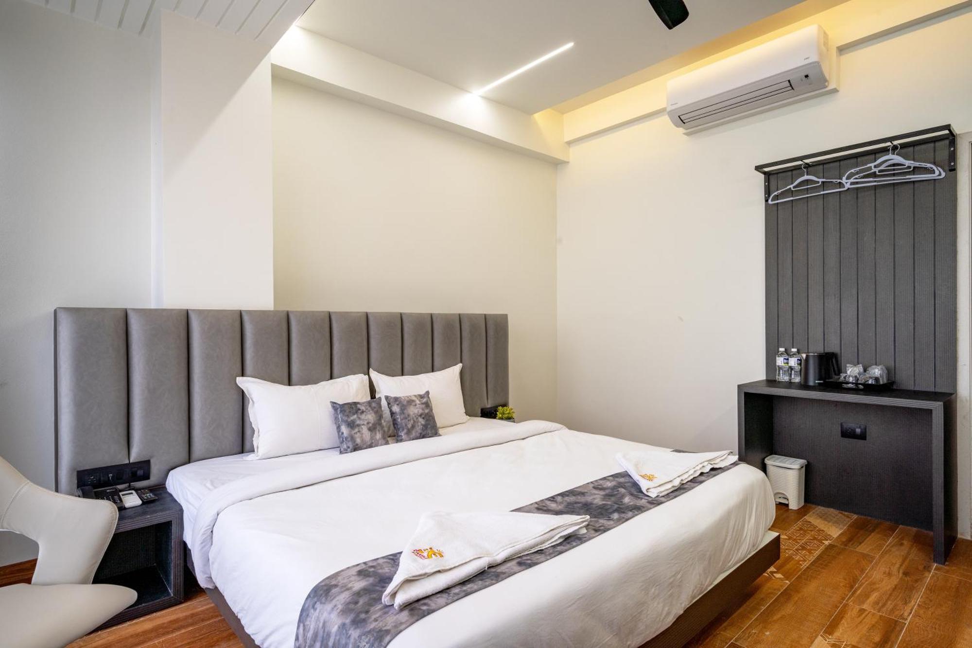 Hotel Darshan Executive Tuljapur Luaran gambar