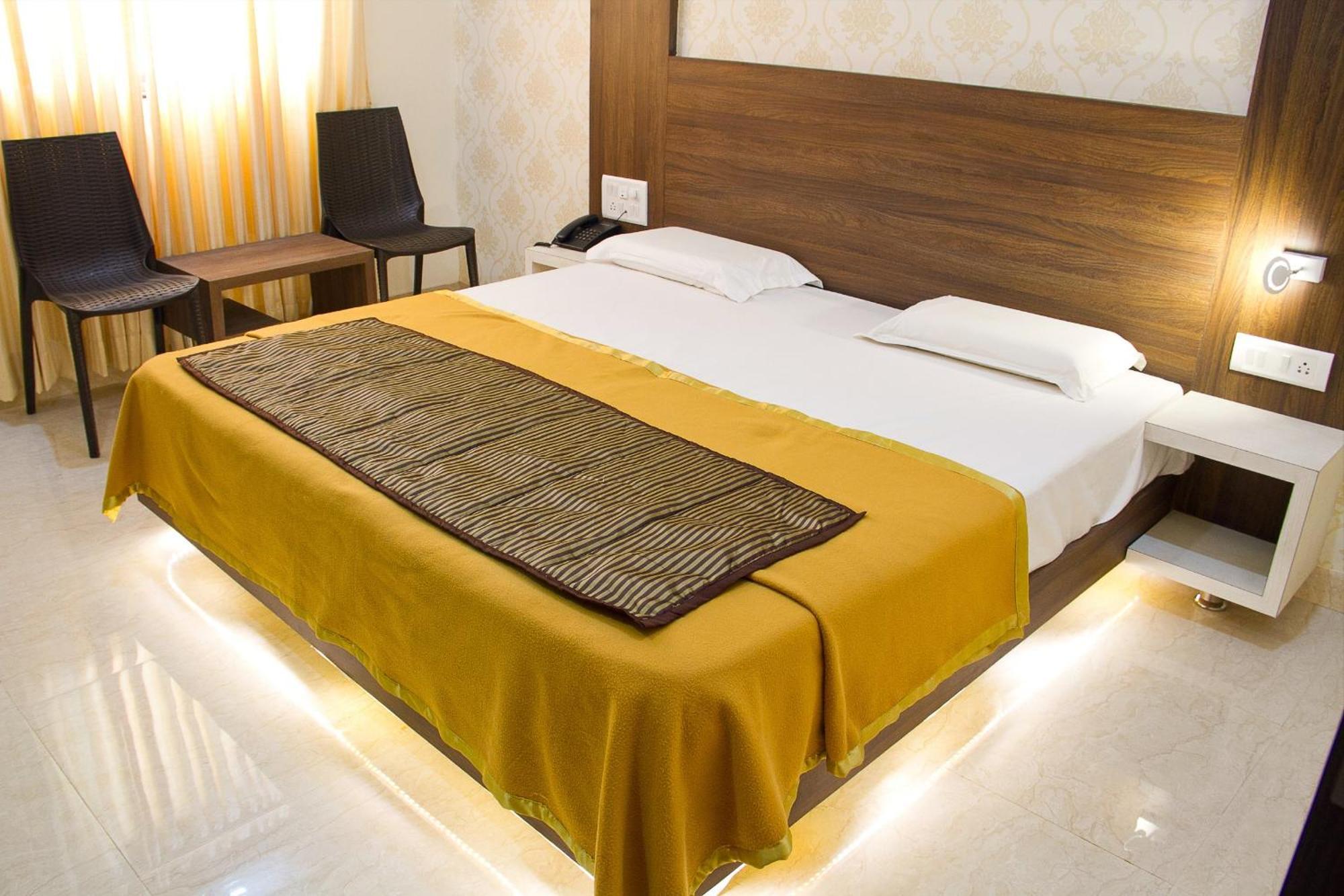 Hotel Darshan Executive Tuljapur Luaran gambar