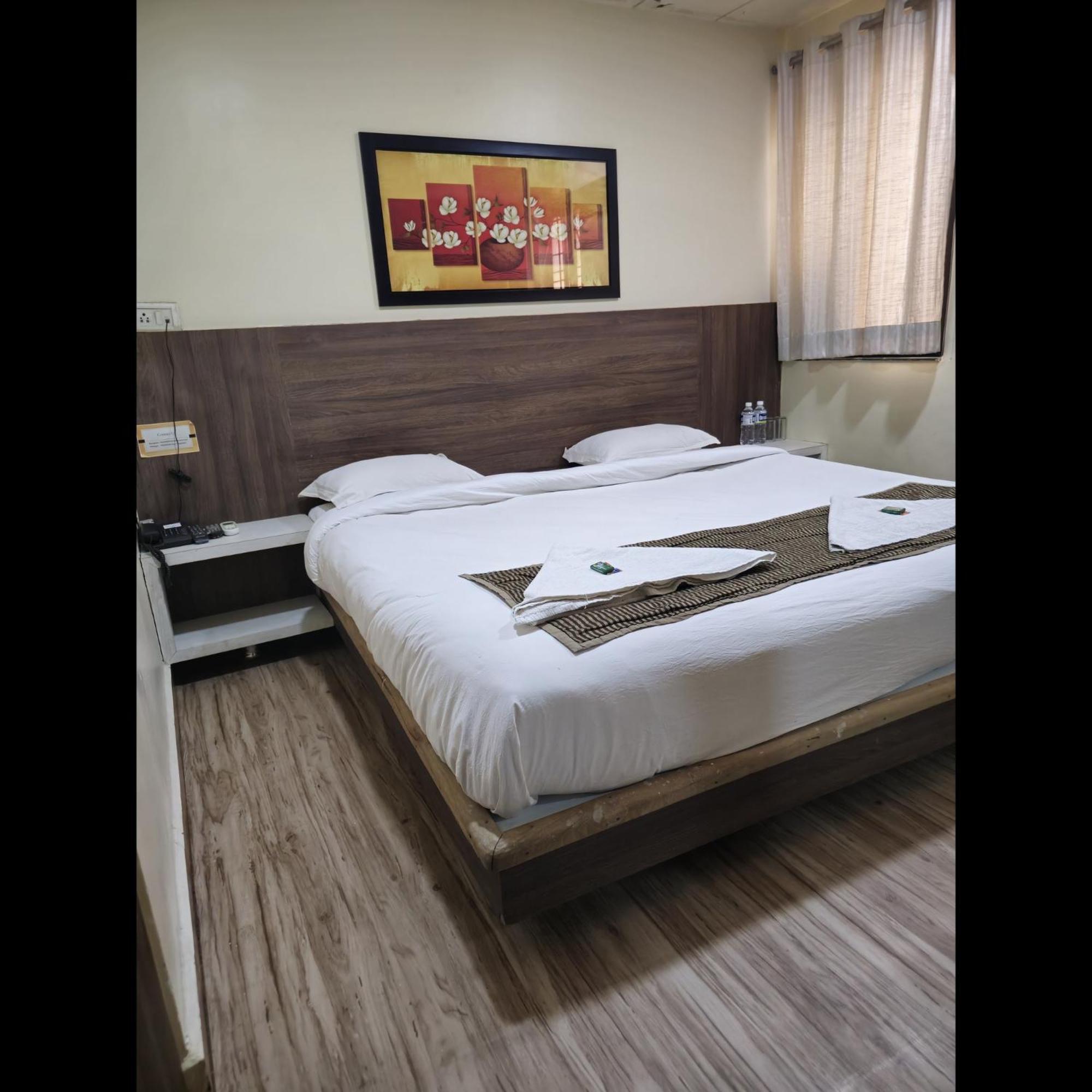 Hotel Darshan Executive Tuljapur Luaran gambar