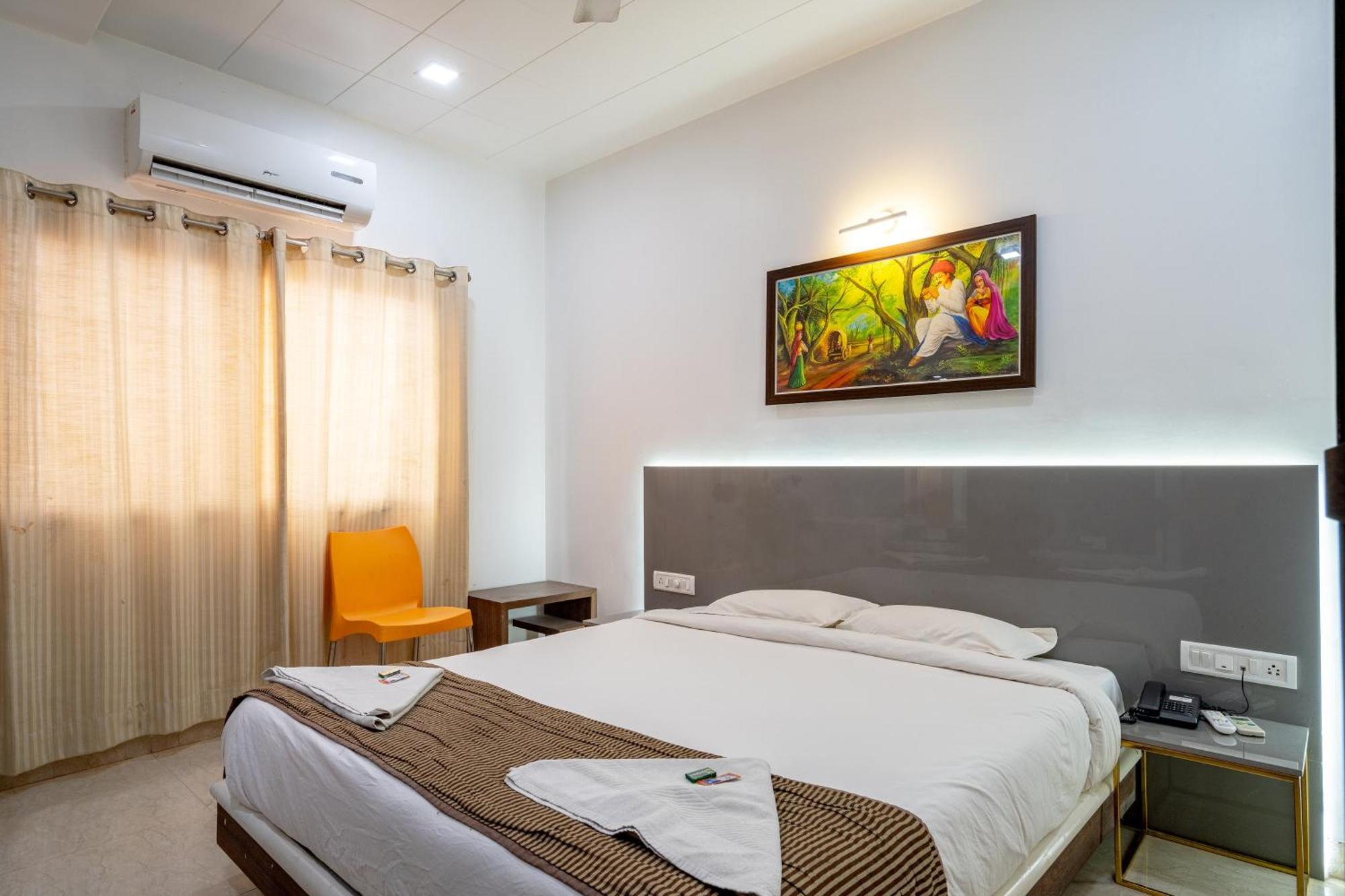 Hotel Darshan Executive Tuljapur Luaran gambar
