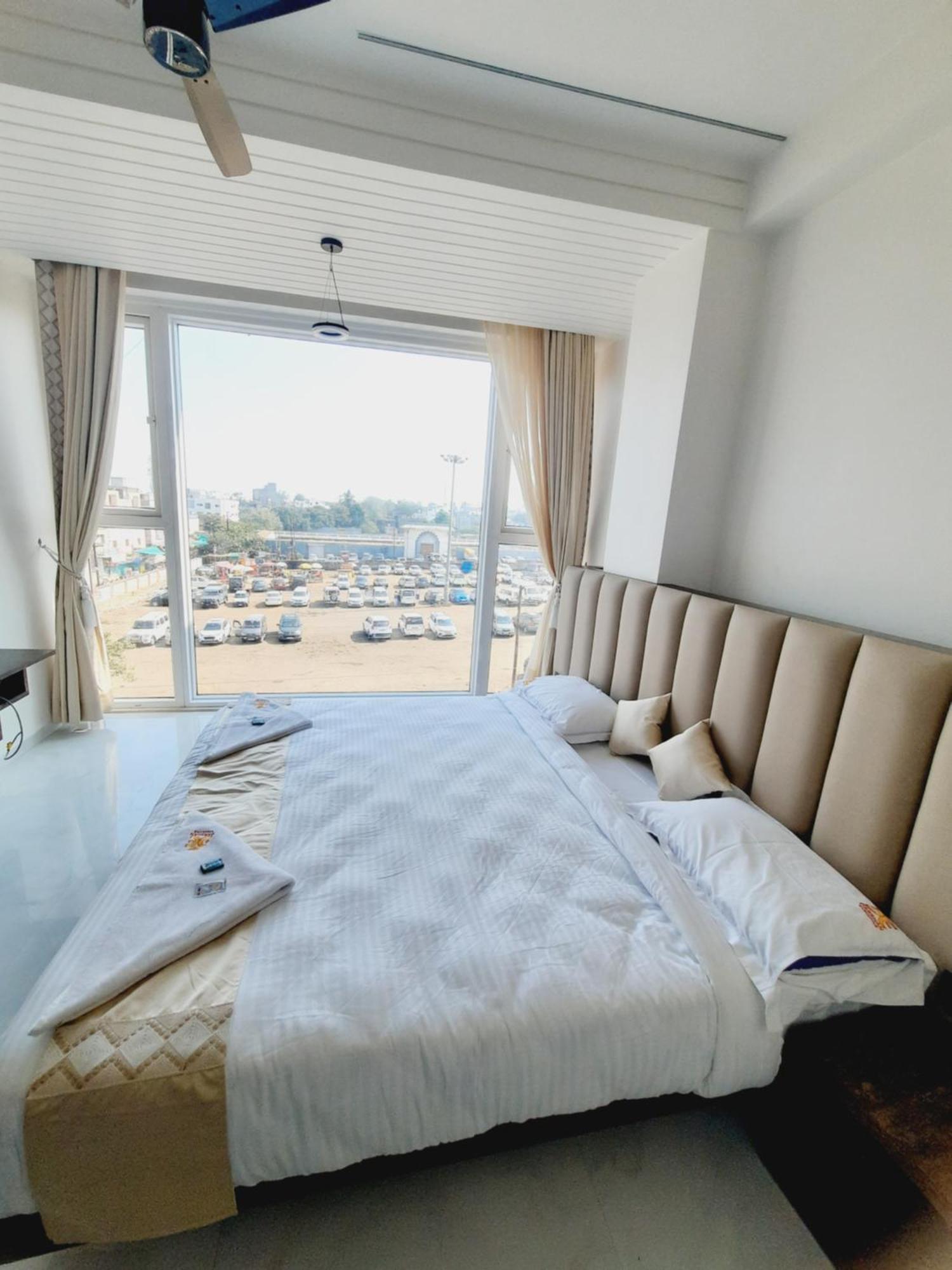 Hotel Darshan Executive Tuljapur Luaran gambar